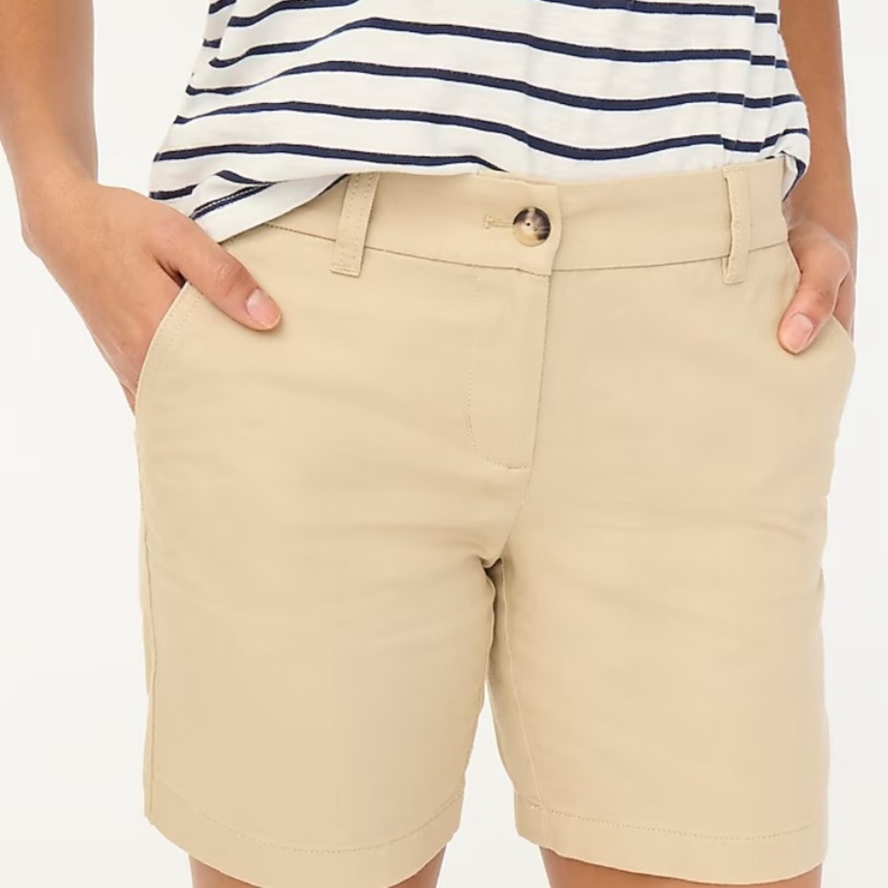 NWT J. CREW 7” Chino Classic Short. Khaki color. Size 12. Front pockets.